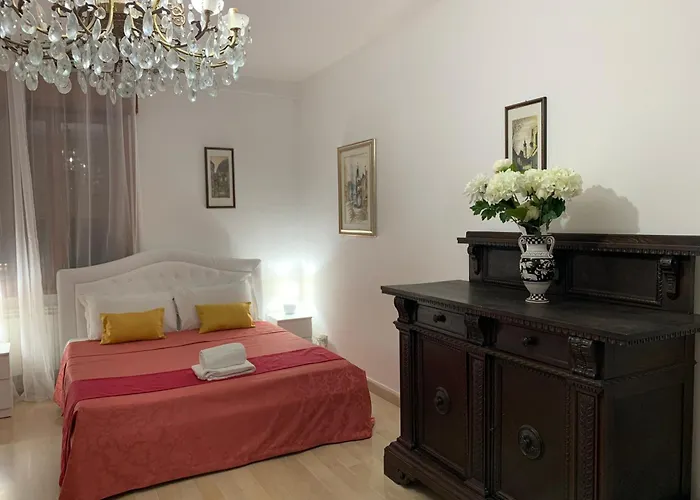 Venice Popular Stay