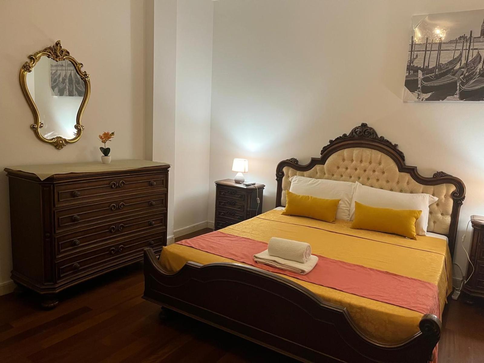 Venice Popular Homestay