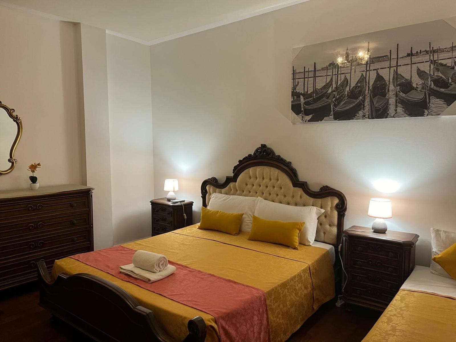 Venice Popular Homestay *